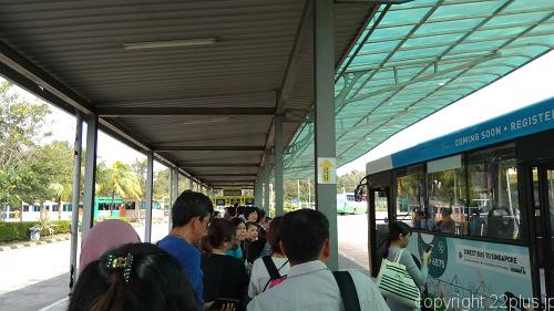 マレーシア入国後のバスターミナル。CW3乗り場は一番奥